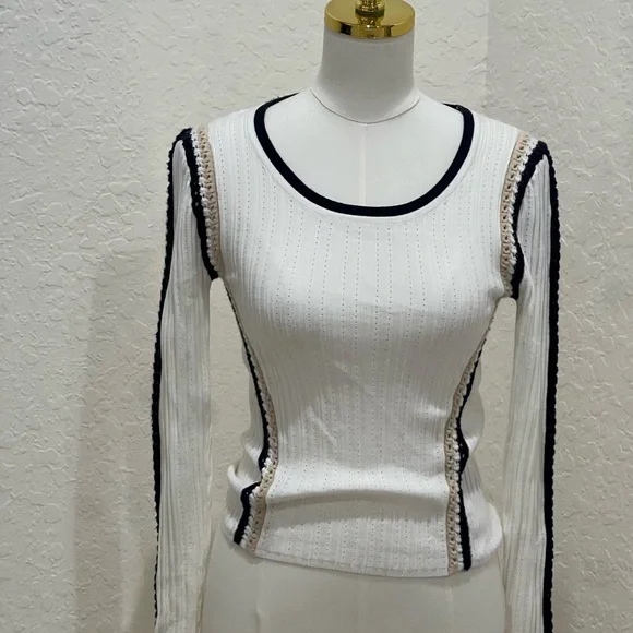 House of Harlow 1960 Cream and Black Long Sleeve Top - Picture 2 of 5